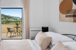 4 bedrooms, iron/ironing board, WiFi, bed sheets - VILLA ROKO with 4 bedrooms, 32sqm heated pool, playground (Tugare)