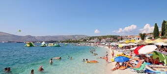 Villa Dawn-heated private pool, 100m to beach and restaurants, Trogir 1.7km