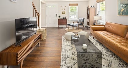 BickelBliss: Decked Patio & Near DC