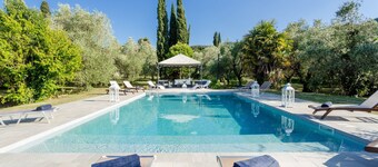 Renaissance Villa with Pool in the Vineyards in Lucca