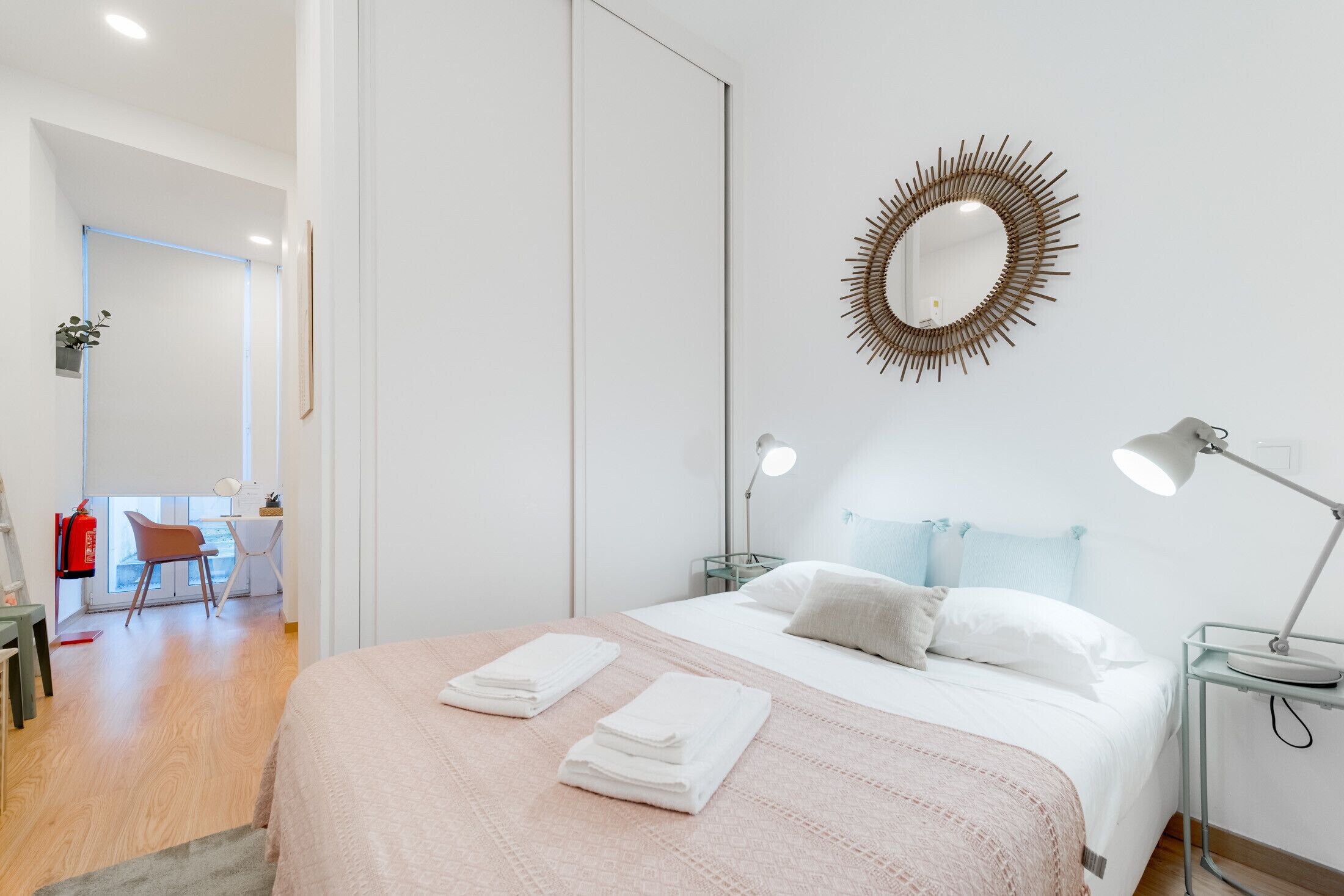 Iron/ironing board, WiFi, bed sheets