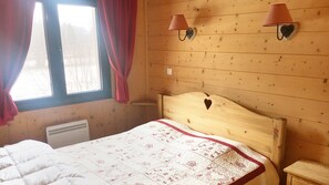 5 habitaciones, tabla de planchar con plancha y wifi gratis 