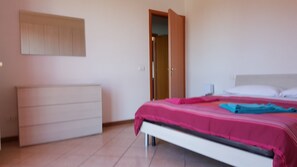 2 Schlafzimmer, Bügeleisen/Bügelbrett, Reisekinderbett, kostenloses WLAN