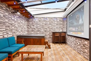 Luxury Apartment | Terrace/patio