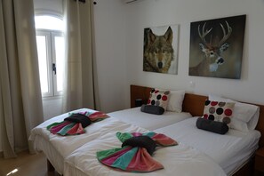 7 Schlafzimmer, Reisekinderbett, kostenloses WLAN, BettwÀsche