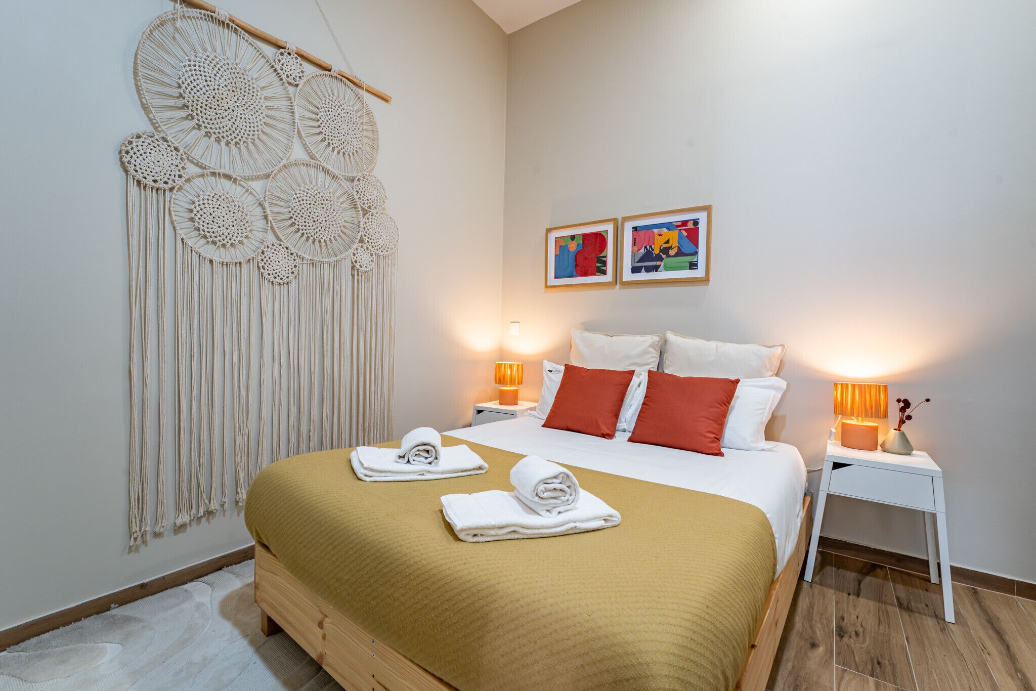 Fer et planche à repasser, Wi-Fi gratuit, draps fournis