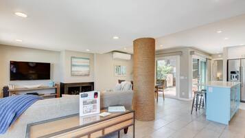 Televisie en een open haard