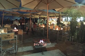 Outdoor dining - Apartment in Maitencillo - Pool/Ocean View (Maitencillo)