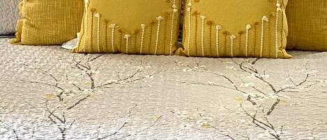 1 bedroom, iron/ironing board, travel cot, WiFi