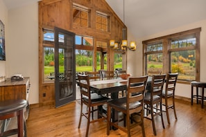 Swiftwater Lodge - Dining area that flows to the covered, outdoor dining area.