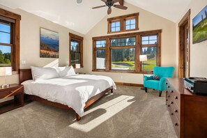 5 habitaciones, tabla de planchar con plancha y cuna de viaje 