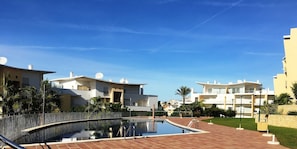 Outdoor pool - T1 +1 apartment, refurbished, beautiful view of the sea and harbor, wifi & a / c (Albufeira)