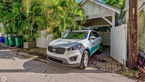 Property grounds - **COASTAL LOVING @ OLD TOWN** Chic 4BR Home & Pool + LAST KEY SERVICES... (Key West)
