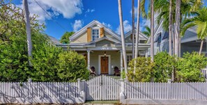 Exterior - **COASTAL LOVING @ OLD TOWN** Chic 4BR Home & Pool + LAST KEY SERVICES... (Key West)