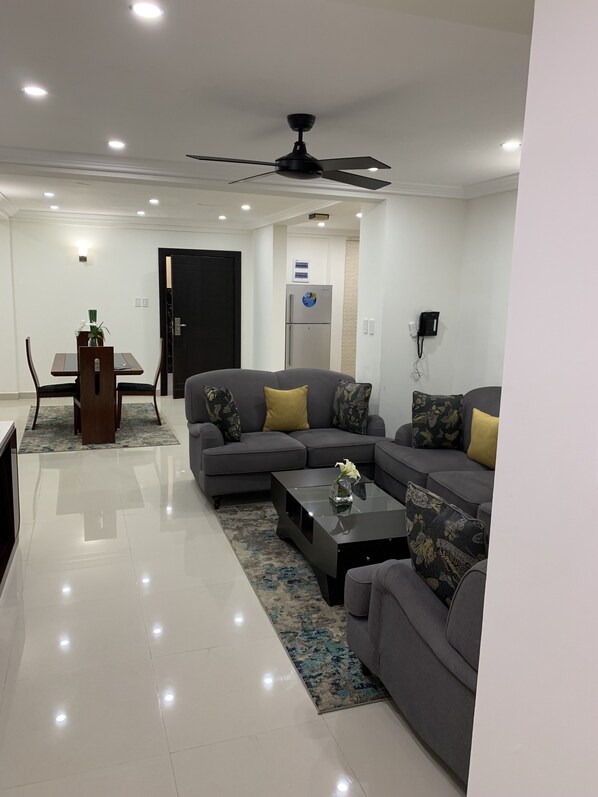 Smart TV 49 pulgadas con canales de televisión por cable, televisión