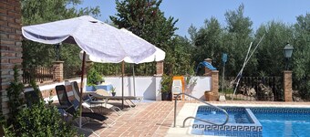 TRADITIONAL ARCHITECTURE COUNTRY HOUSE