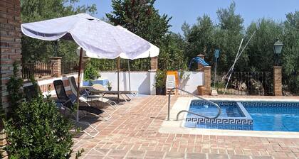 PERINTEINEN ARKKITEHTUURINEN MAATALO