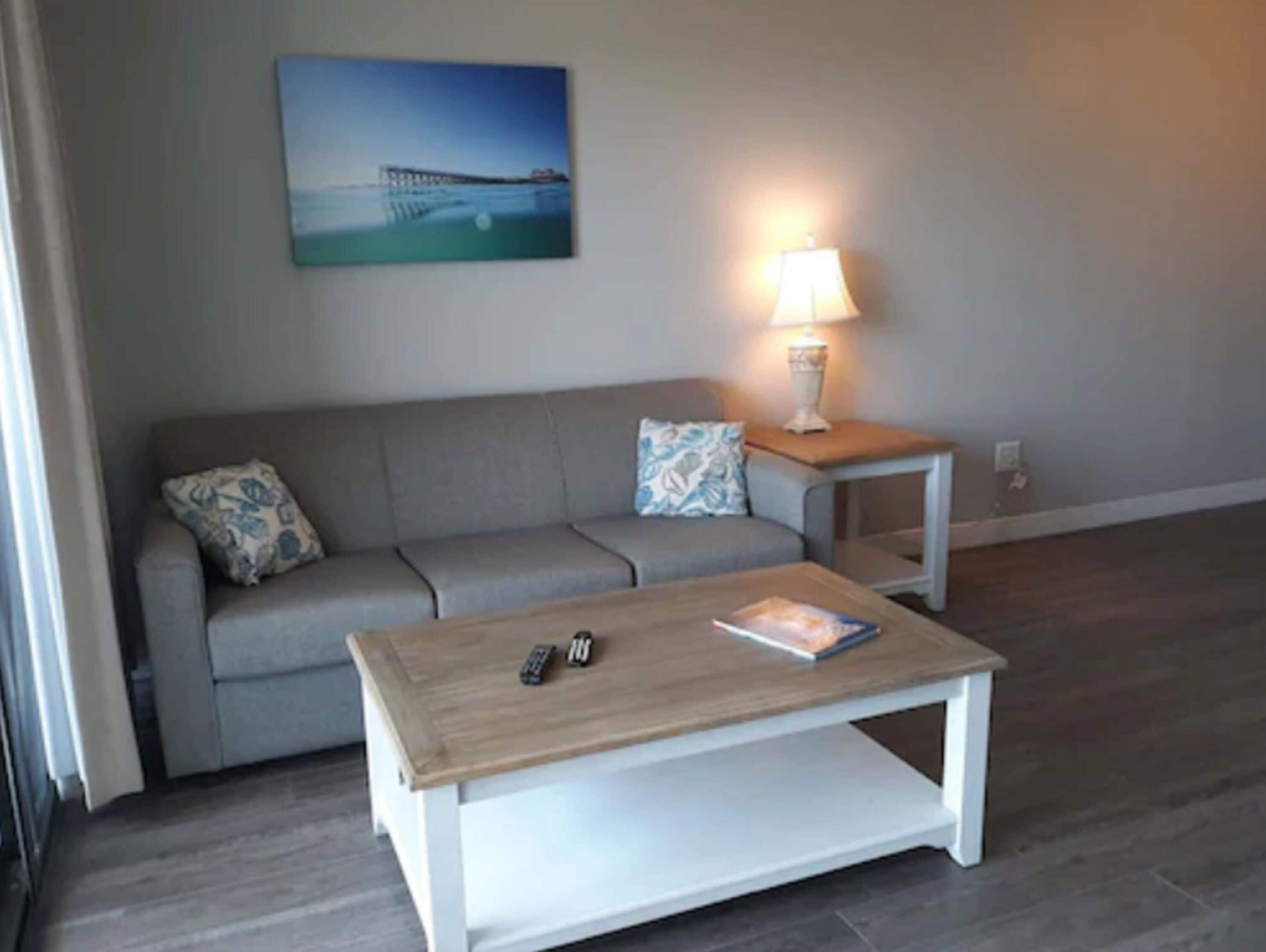 Suite, 1 King-Bett und Schlafsofa | Schreibtisch, Bügeleisen/Bügelbrett, kostenloses WLAN, Bettwäsche