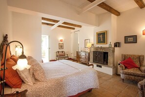 1 chambre, fer et planche Ă repasser, Wi-Fi, draps fournis