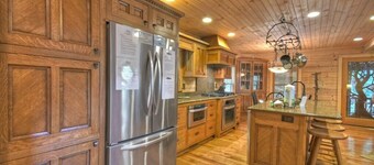 Fade Away on Fightingtown | Hot Tub | Creekside | Pool Table