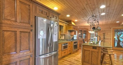 Fade Away on Fightingtown | Hot Tub | Creekside | Pool Table