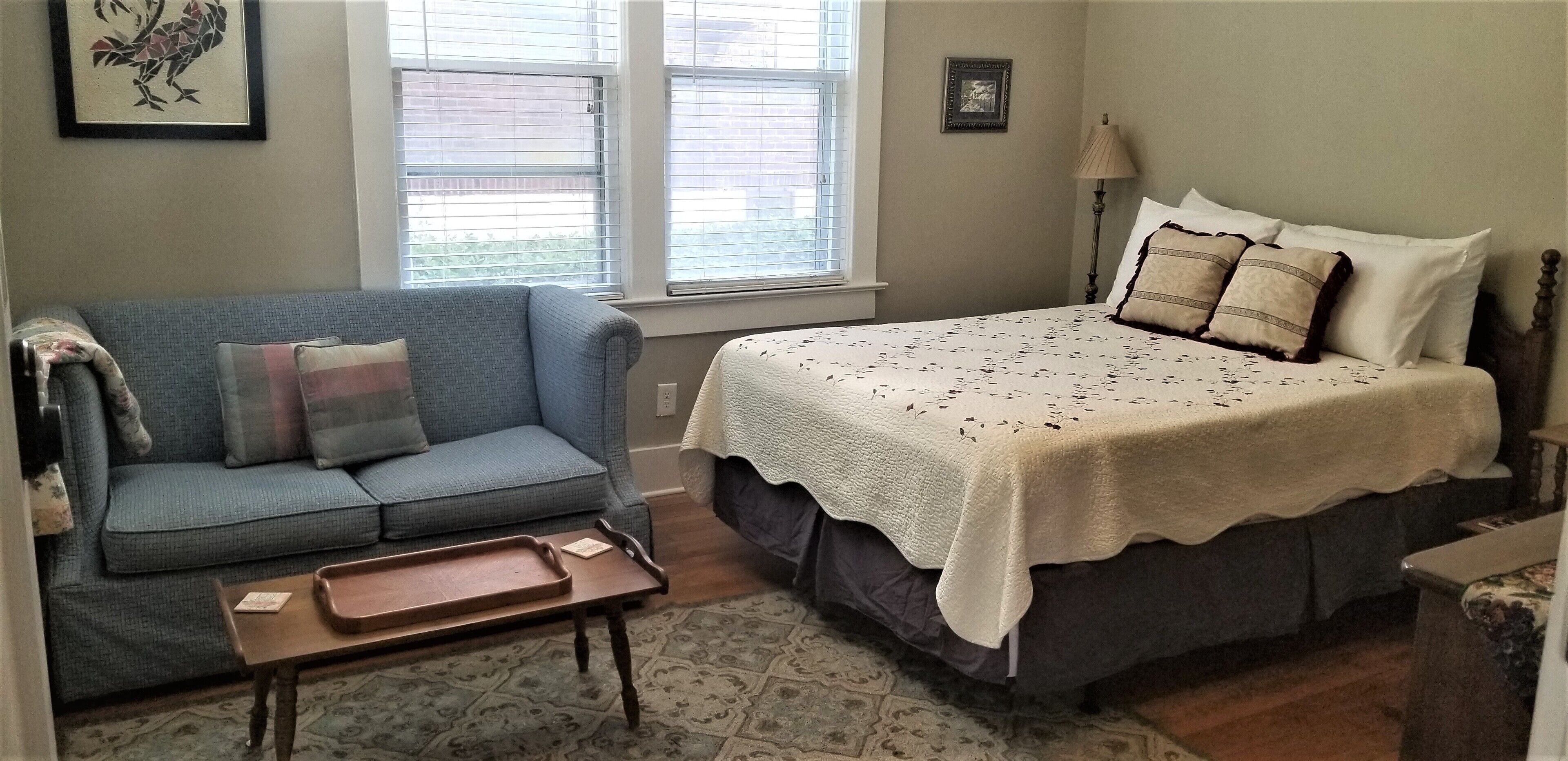 Queen Studio with Kitchen, Front porch patio