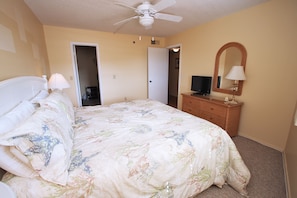 Condo, 1 cama King size, alberca privada, vista a la playa | Internet por cable gratis 