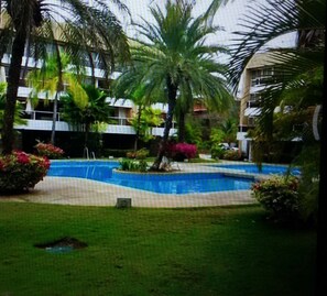 Outdoor pool - Plácido, Seguro, Confortable Apto cerca de Malls, Playas, Gastronomía, Diversión (Margarita)