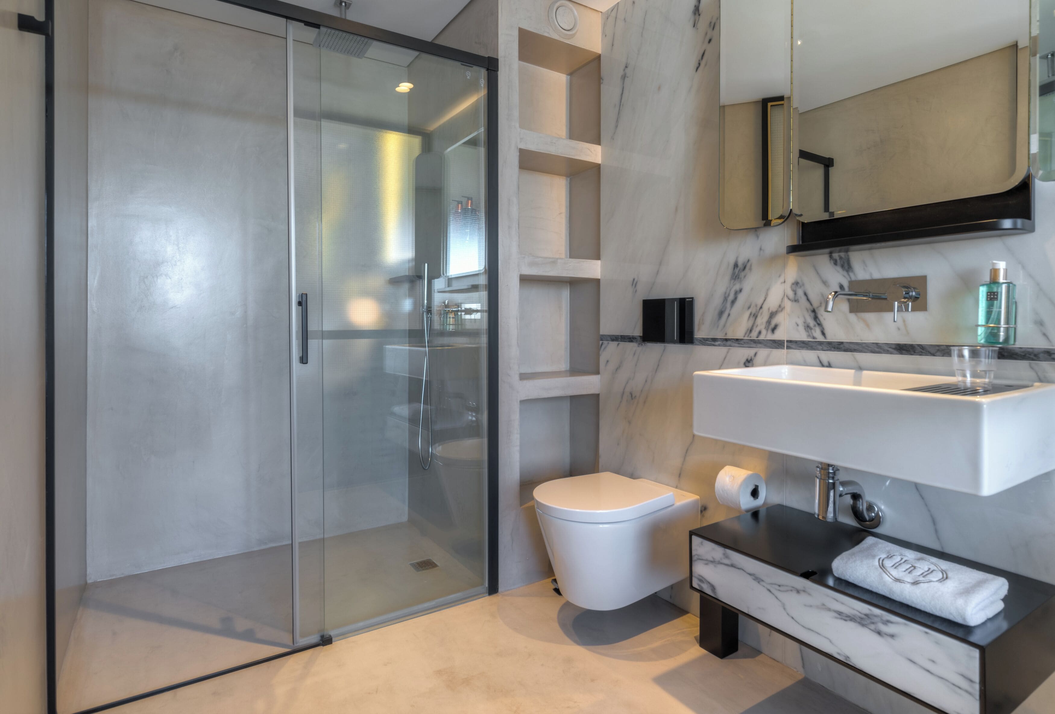 shower, free toiletries, hair dryer, bidet