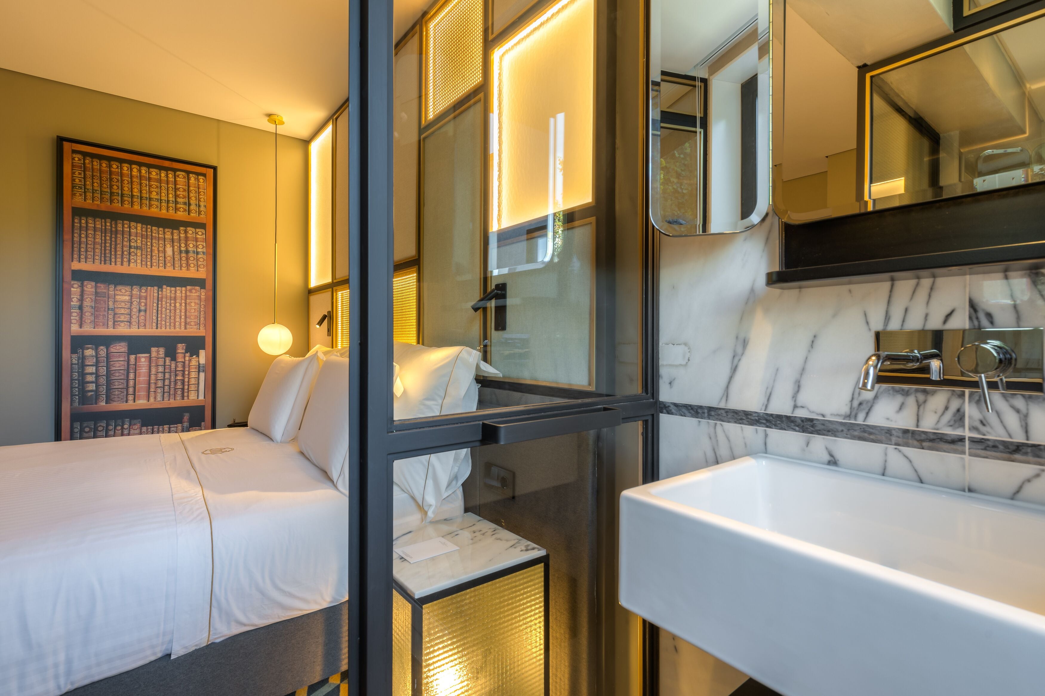 deluxe double room | bathroom | shower, free toiletries, hair dryer, bidet