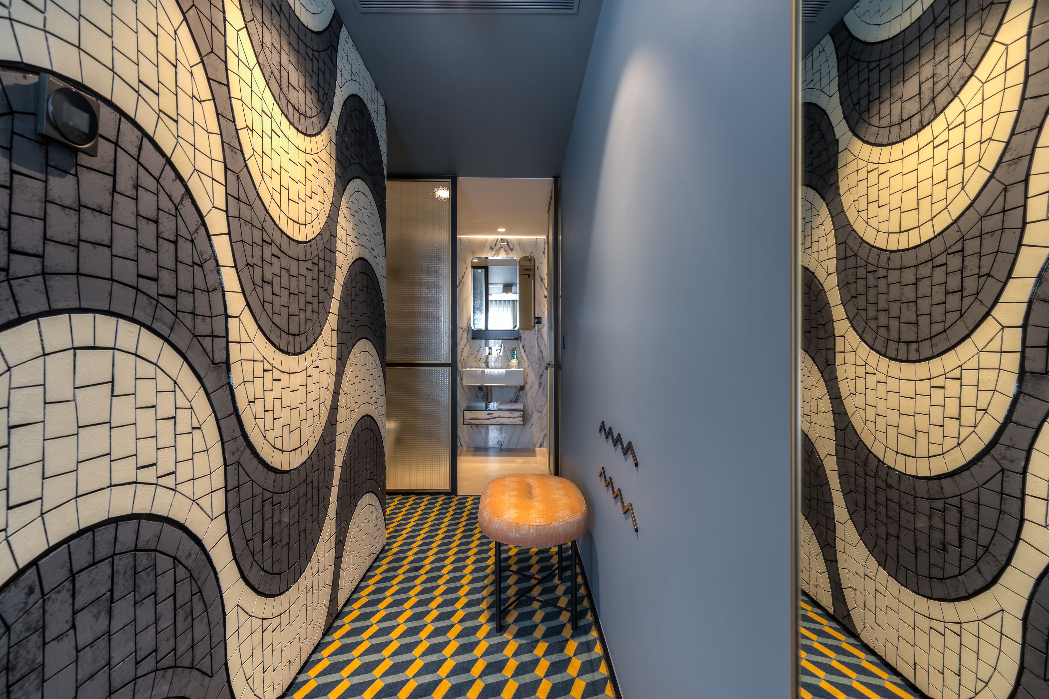 standard double room | bathroom | shower, free toiletries, hair dryer, bidet