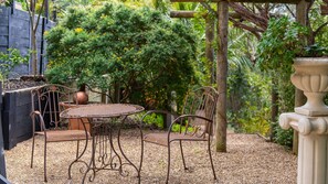 Outdoor dining - Empyrean By The Sea - Pool with a view (RYE)