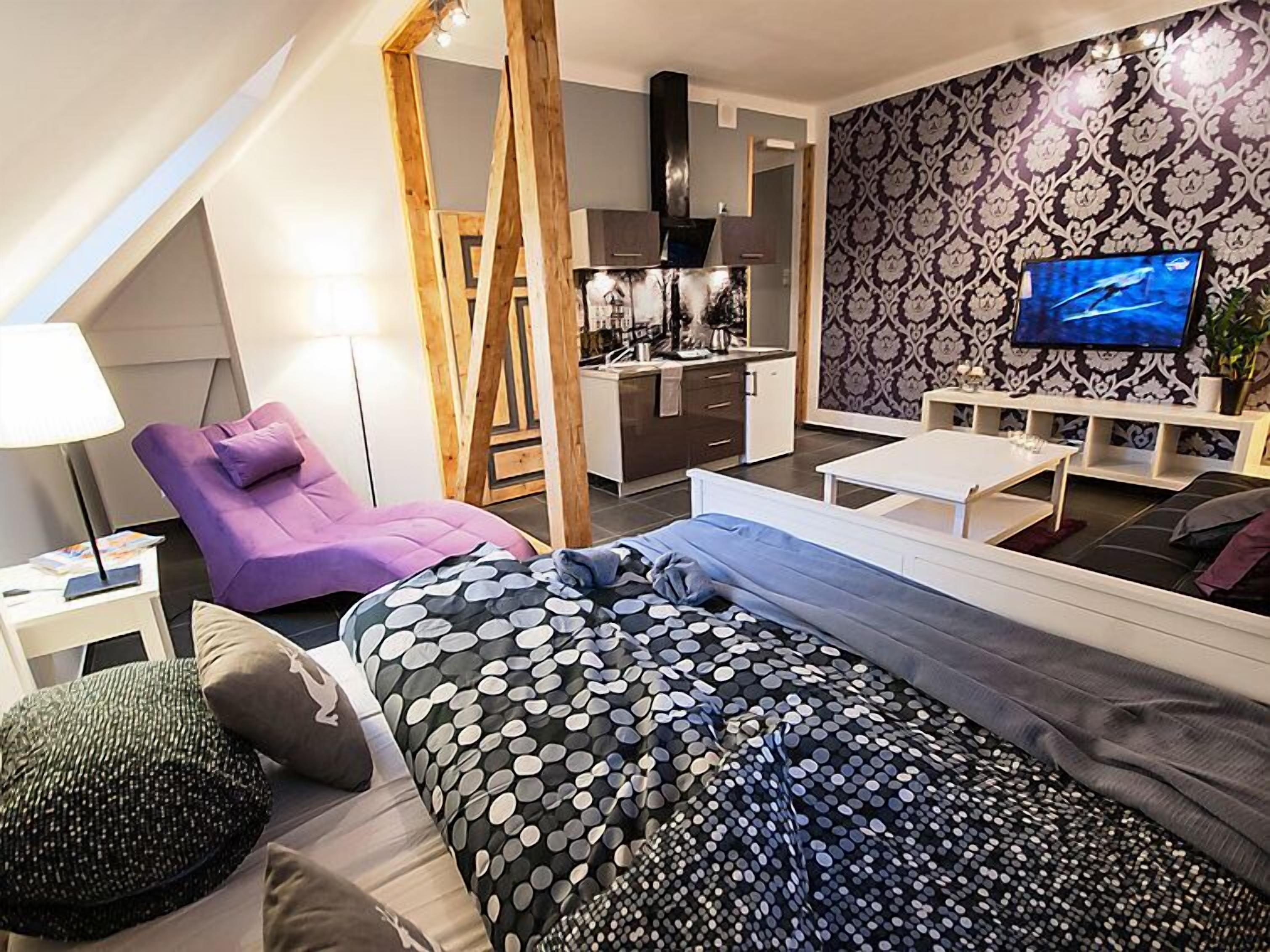 1 多间卧室、WiFi