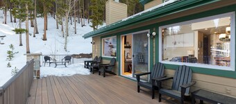 ** Ny notering ** Privat badtunna, 2 mästare, 2 vardagsrum, gratis WIFI