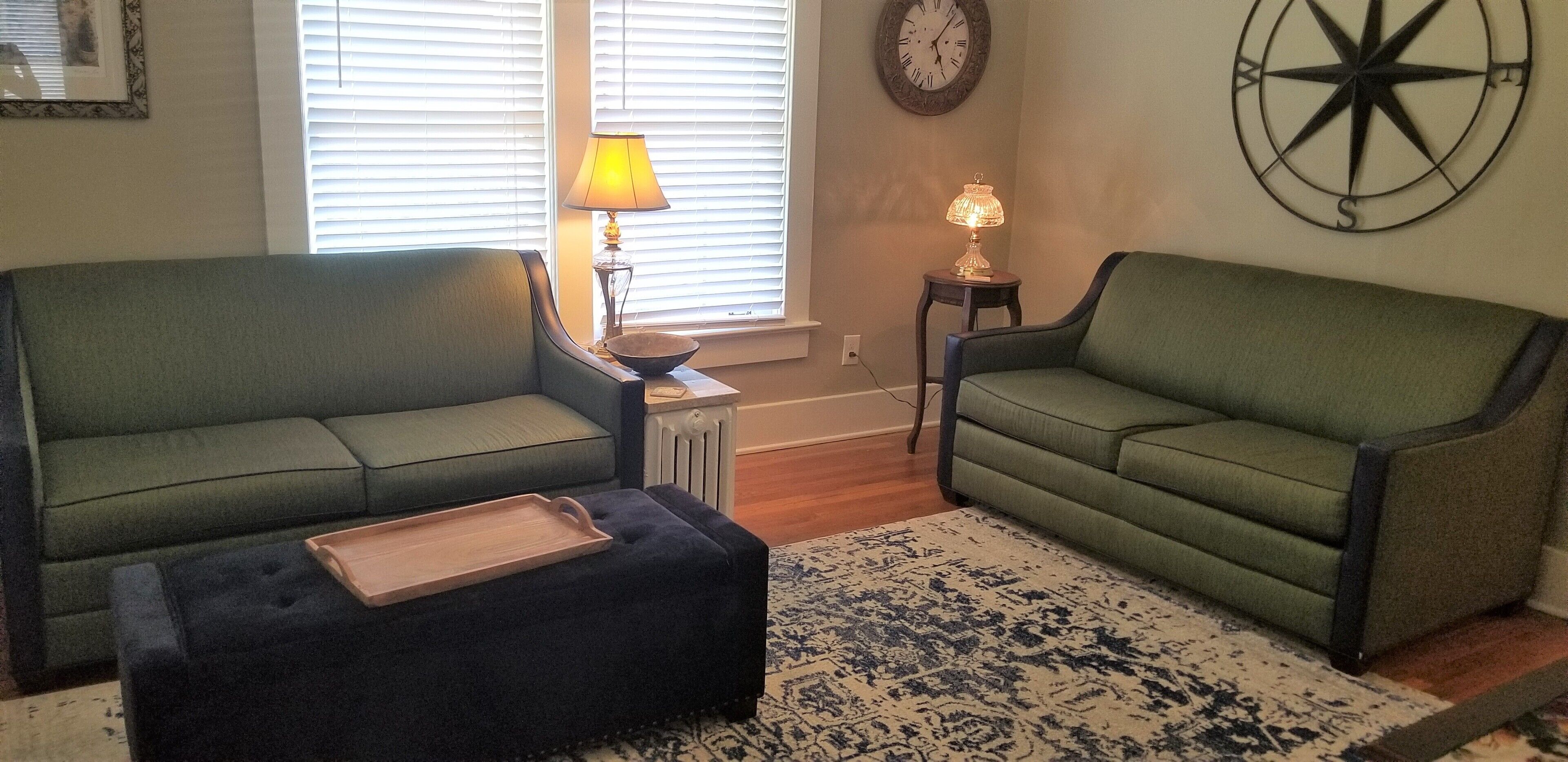 Deluxe King  2 bdrm, kitchen, balcony,W&D