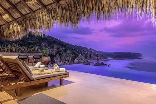 Oceanfront Luxury Property in Elite Development