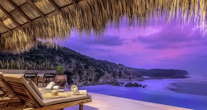 Oceanfront Luxury Property in Elite Development