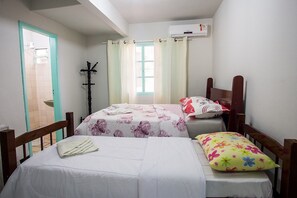 Habitación triple Deluxe | Wifi gratis y ropa de cama