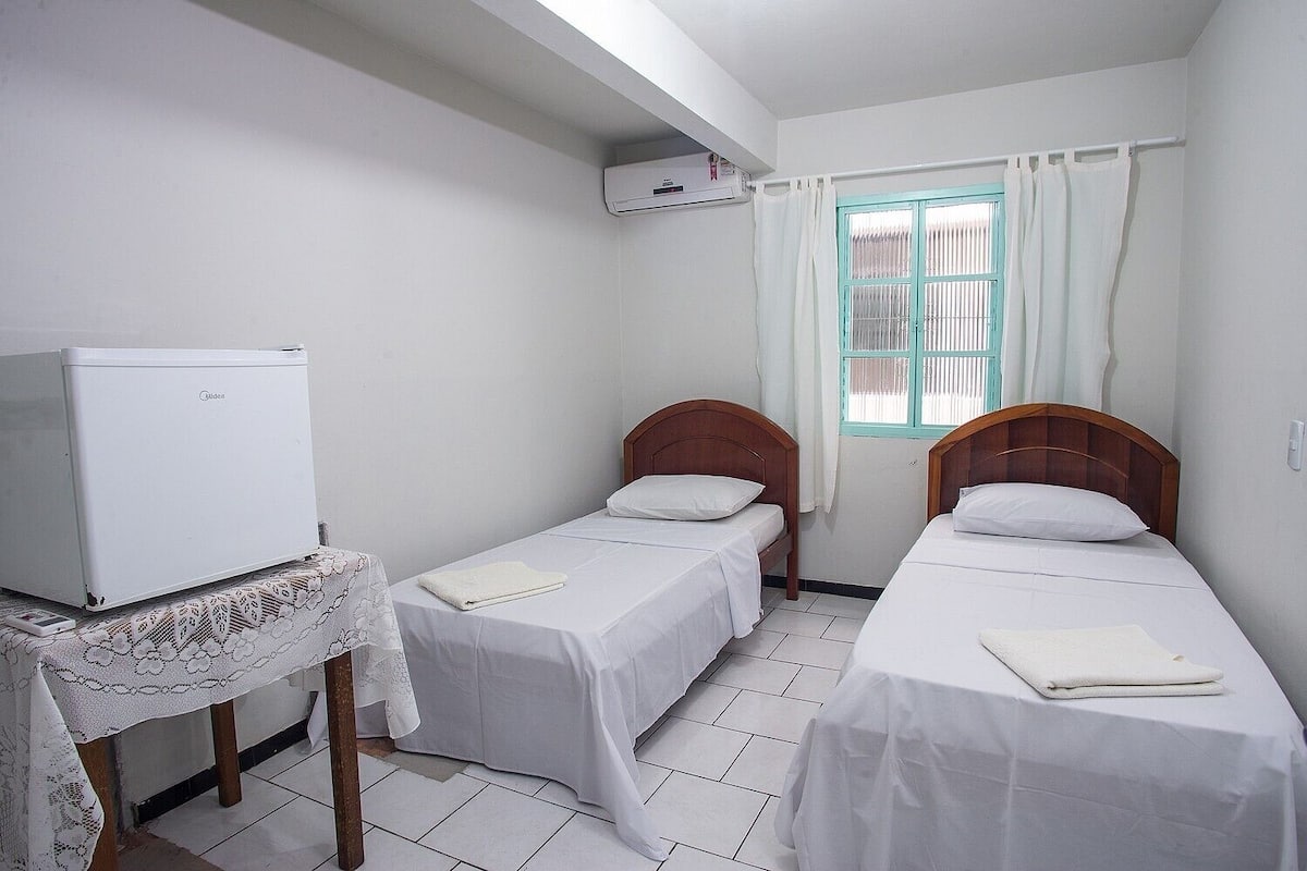 Habitación Deluxe con 2 camas individuales | Wifi gratis y ropa de cama