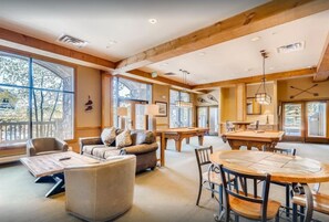 Smart TV, fireplace, DVD player