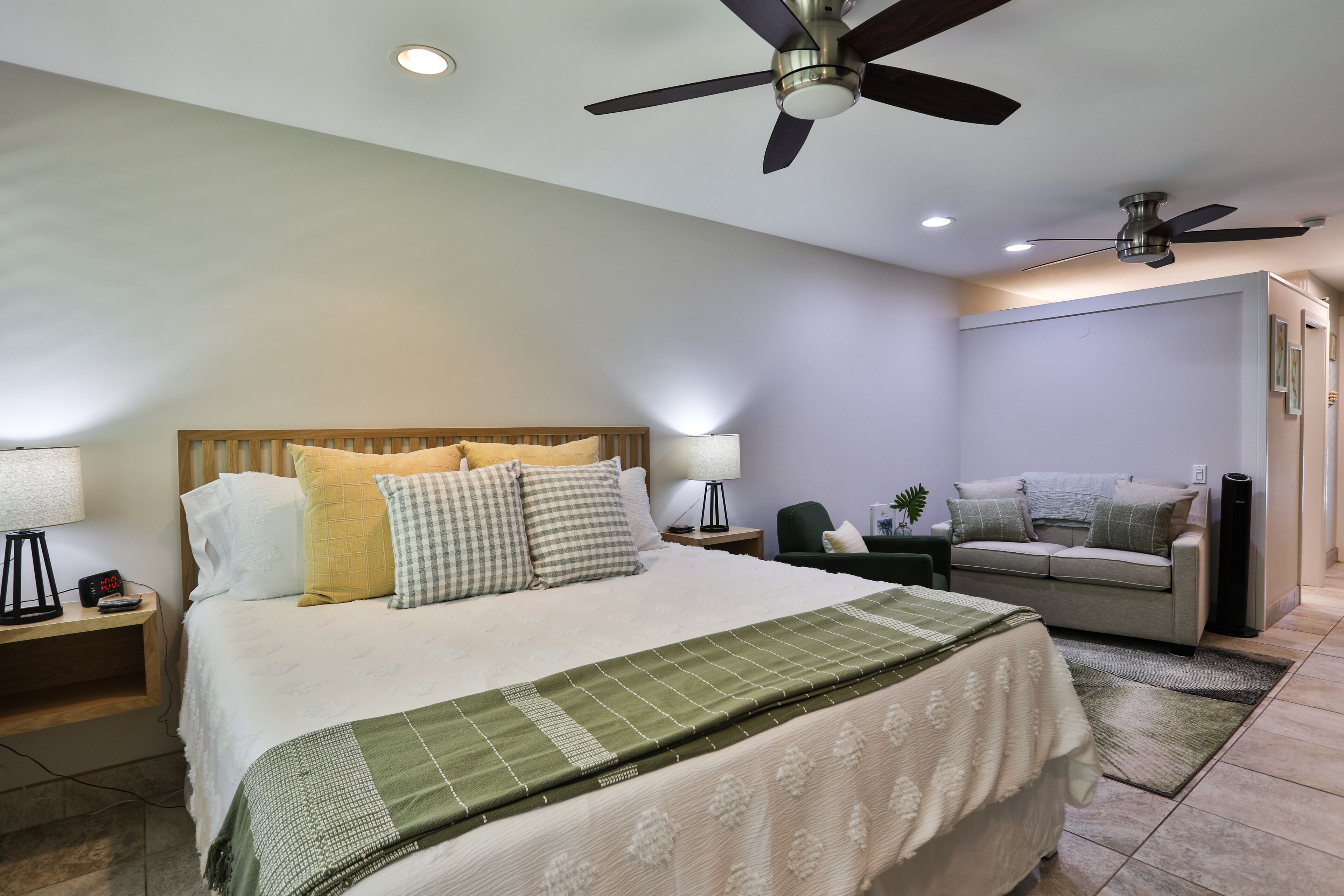 The Napili Bay, Steps to Sand, Studio, Free Parking Remodeled in June of 2023