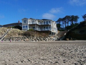 On the beach - Admiral's Beach Retreat (Gleneden Beach)