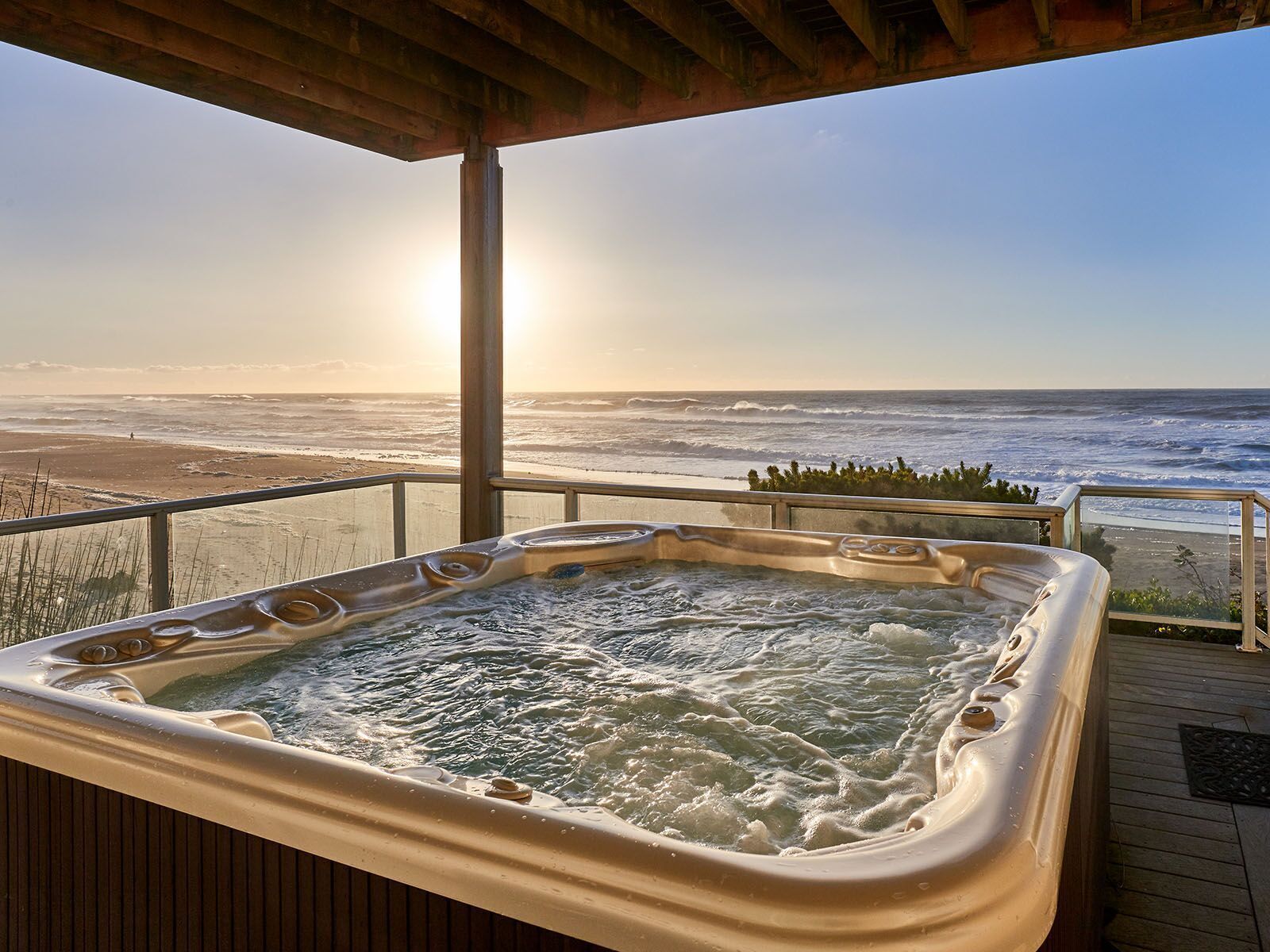 Outdoor spa tub