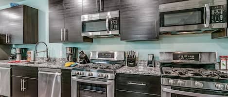 House, Multiple Beds, Private Pool, Ocean View | Private kitchen