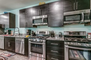 House, Multiple Beds, Private Pool, Ocean View | Private kitchen | Fridge, microwave, oven, stovetop