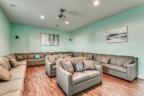 House, Multiple Beds, Private Pool, Ocean View | Living room