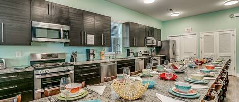 Fridge, microwave, stovetop, dishwasher