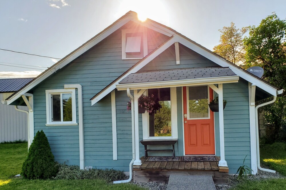 Art Cottage on Yew, 6 minutes from everything Centralia