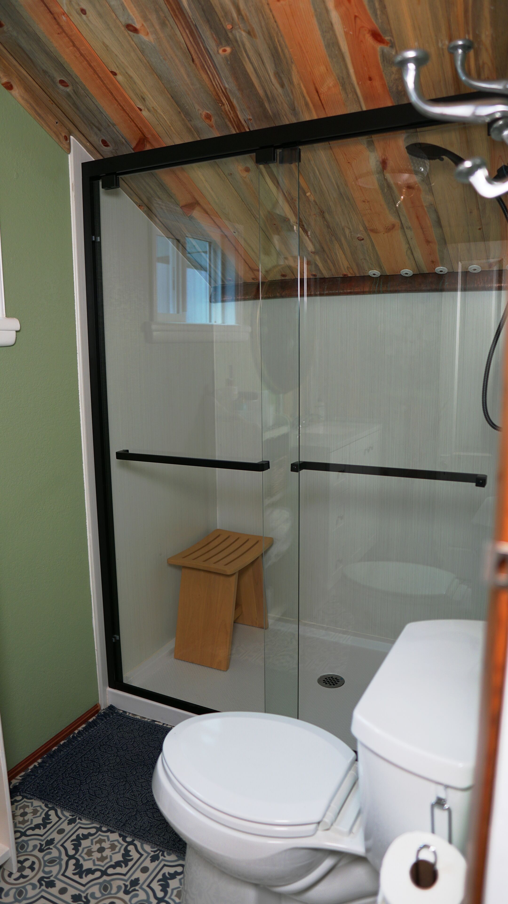 Art Cottage on Yew,  6 minutes from everything Centralia