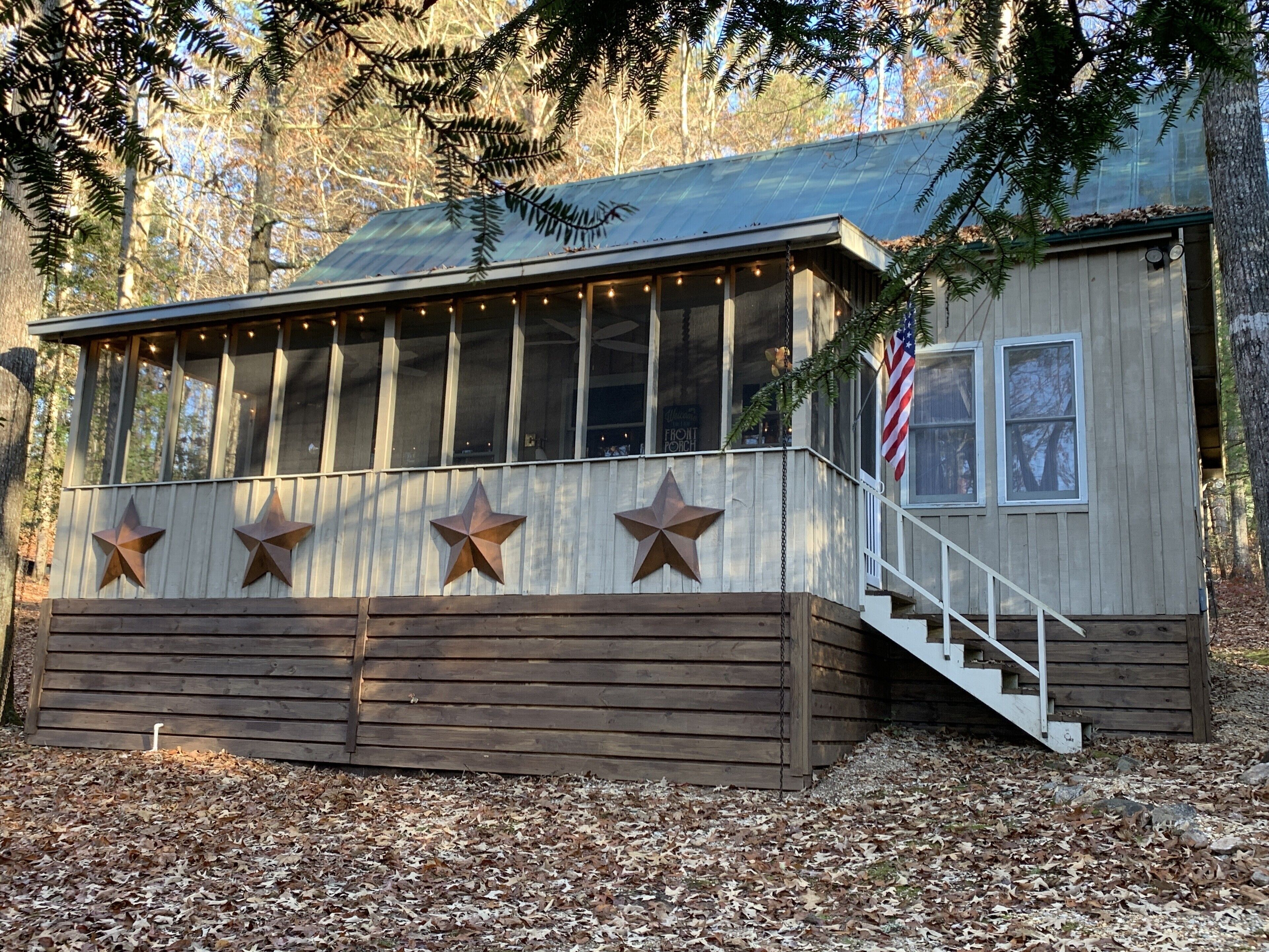 Charming Mountain Cabin close to Lake Burton!